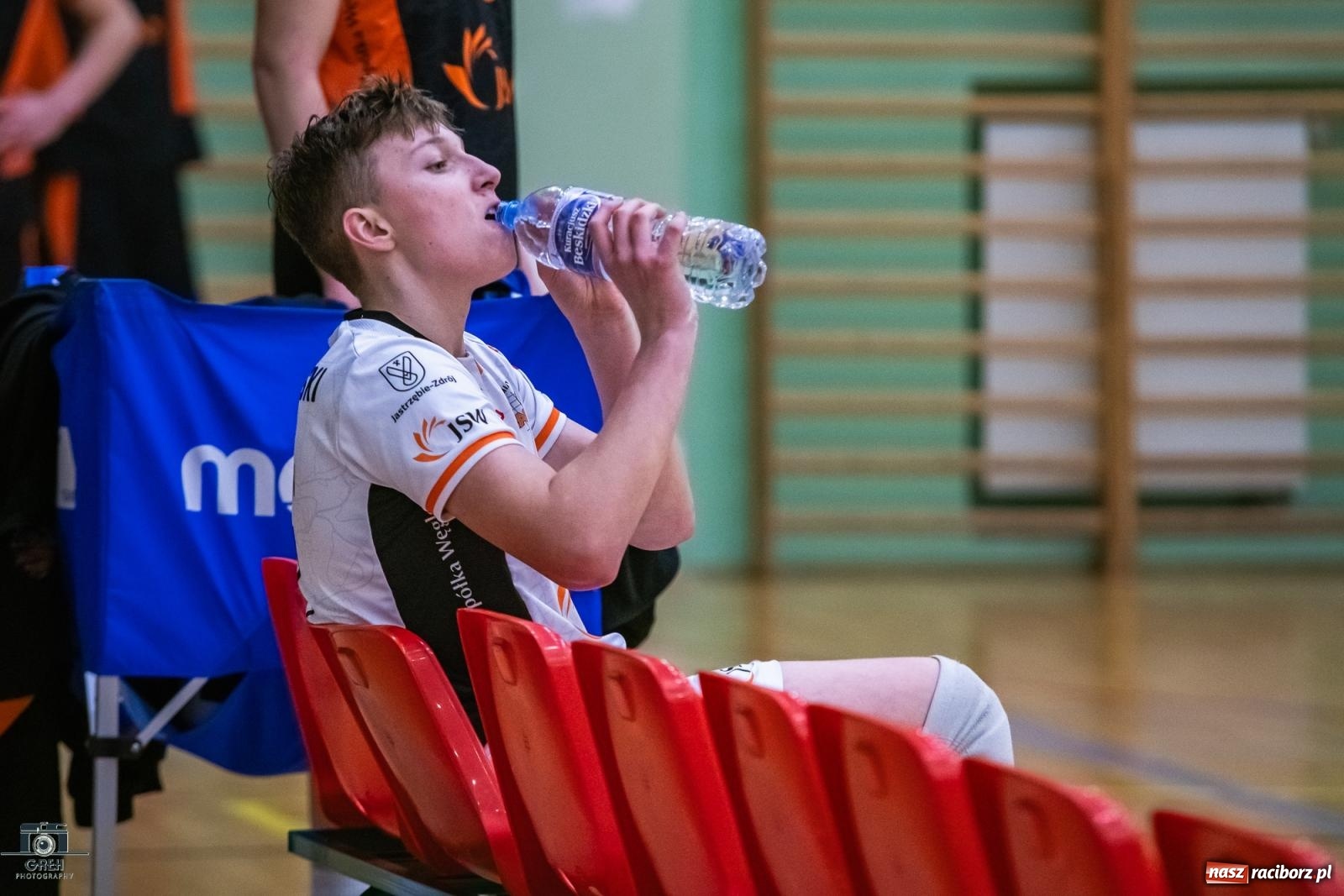 Zdjęcie w galerii na portalu naszraciborz.pl: KS Racibórz bez argumentów w starciu z Akademią Talentów Jastrzębskiego Węgla [FOTO] wiadomości z regionu