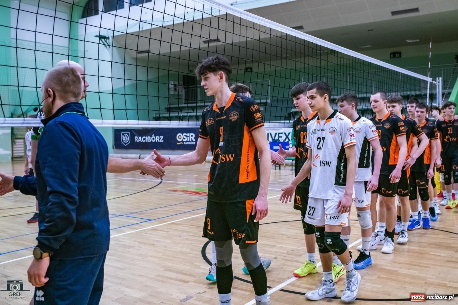 Zdjęcie w galerii na portalu naszraciborz.pl: KS Racibórz bez argumentów w starciu z Akademią Talentów Jastrzębskiego Węgla [FOTO] wiadomości z regionu