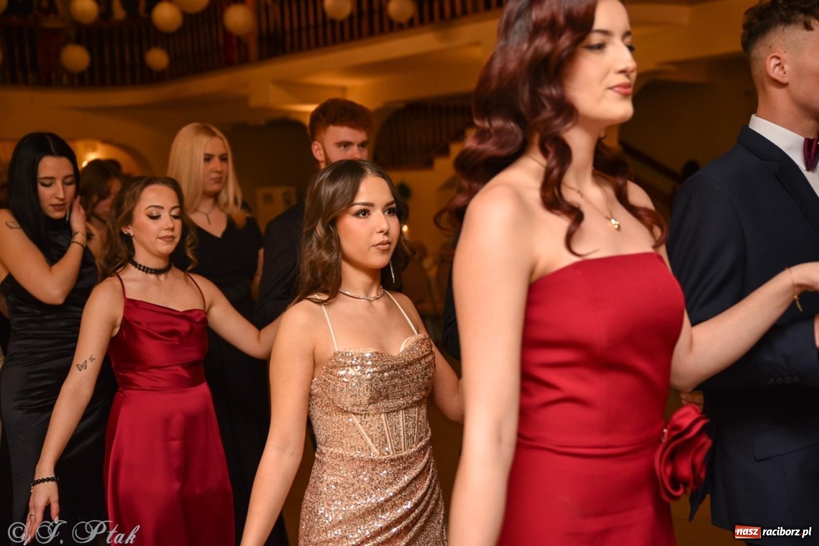 Zdjęcie w galerii na portalu naszraciborz.pl: Studniówka I LO i Liceum Sztuk Plastycznych na bis! wiadomości z regionu