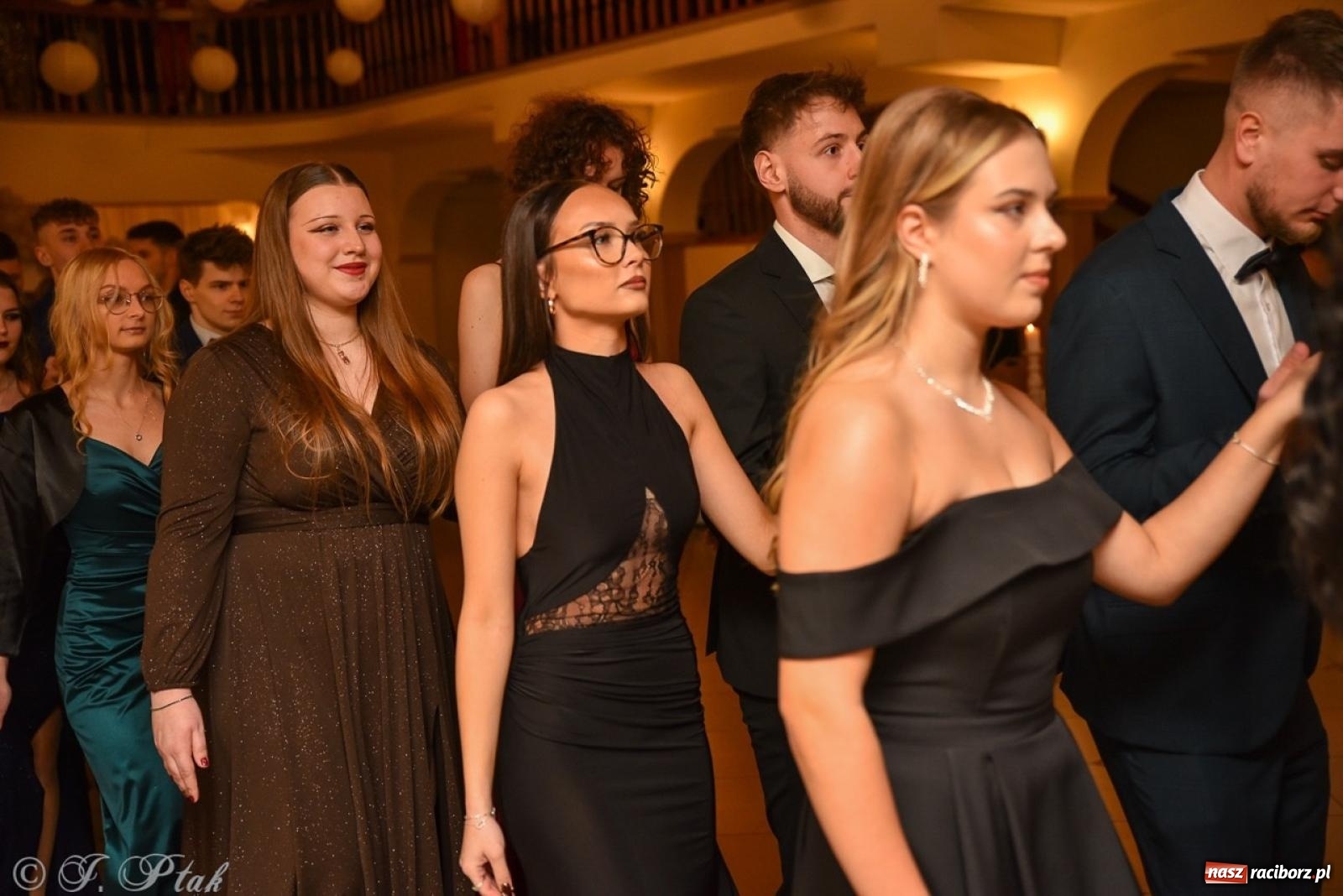 Zdjęcie w galerii na portalu naszraciborz.pl: Studniówka I LO i Liceum Sztuk Plastycznych na bis! wiadomości z regionu