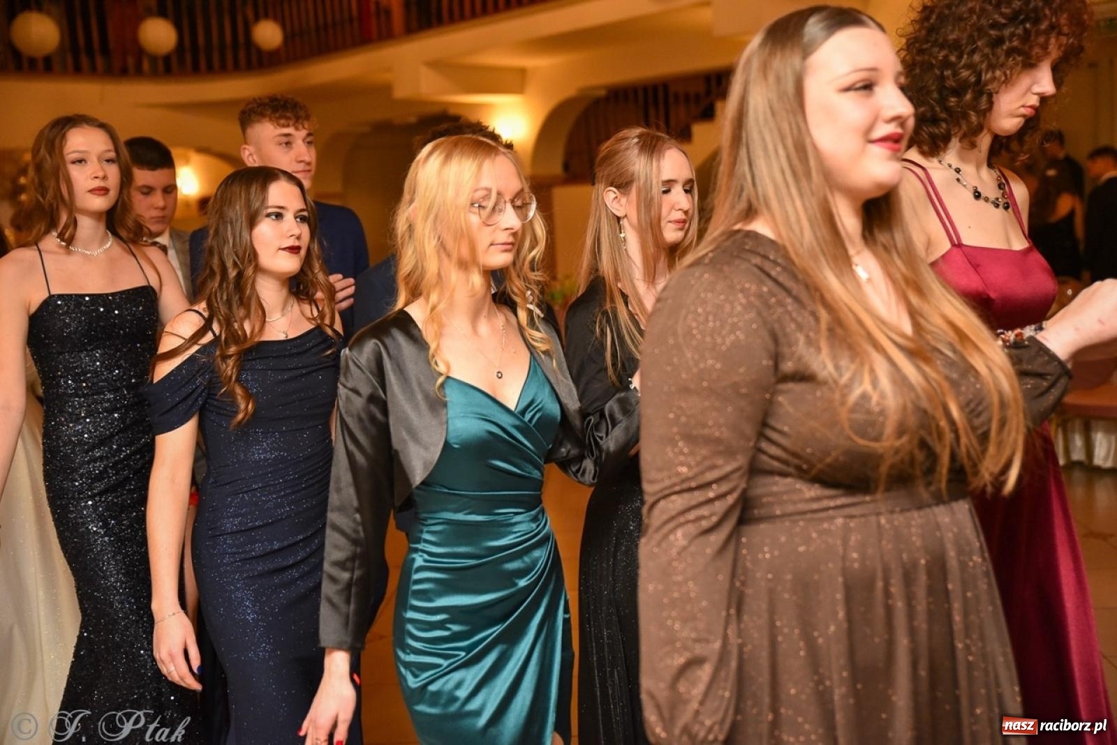 Zdjęcie w galerii na portalu naszraciborz.pl: Studniówka I LO i Liceum Sztuk Plastycznych na bis! wiadomości z regionu