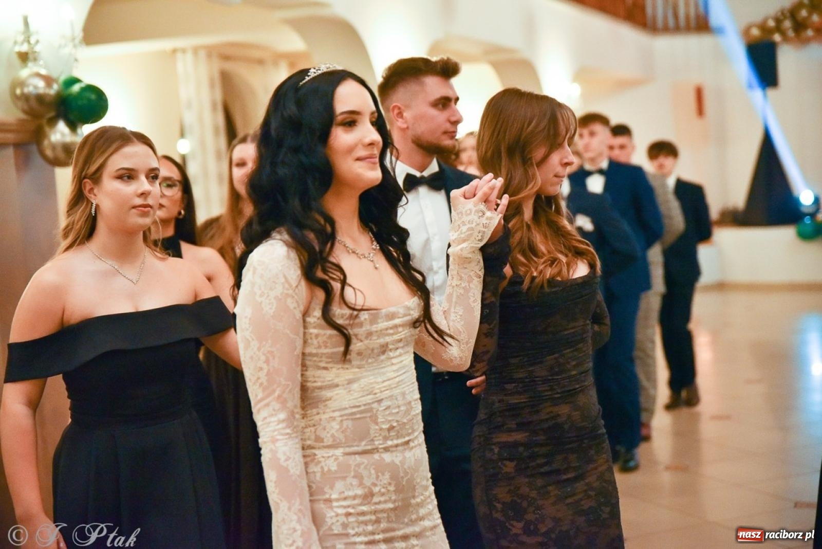 Zdjęcie w galerii na portalu naszraciborz.pl: Studniówka I LO i Liceum Sztuk Plastycznych na bis! wiadomości z regionu