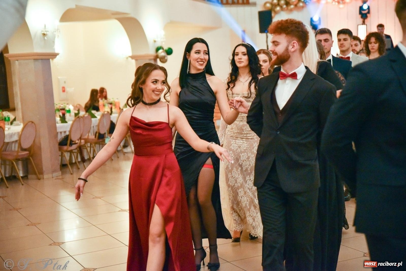 Zdjęcie w galerii na portalu naszraciborz.pl: Studniówka I LO i Liceum Sztuk Plastycznych na bis! wiadomości z regionu