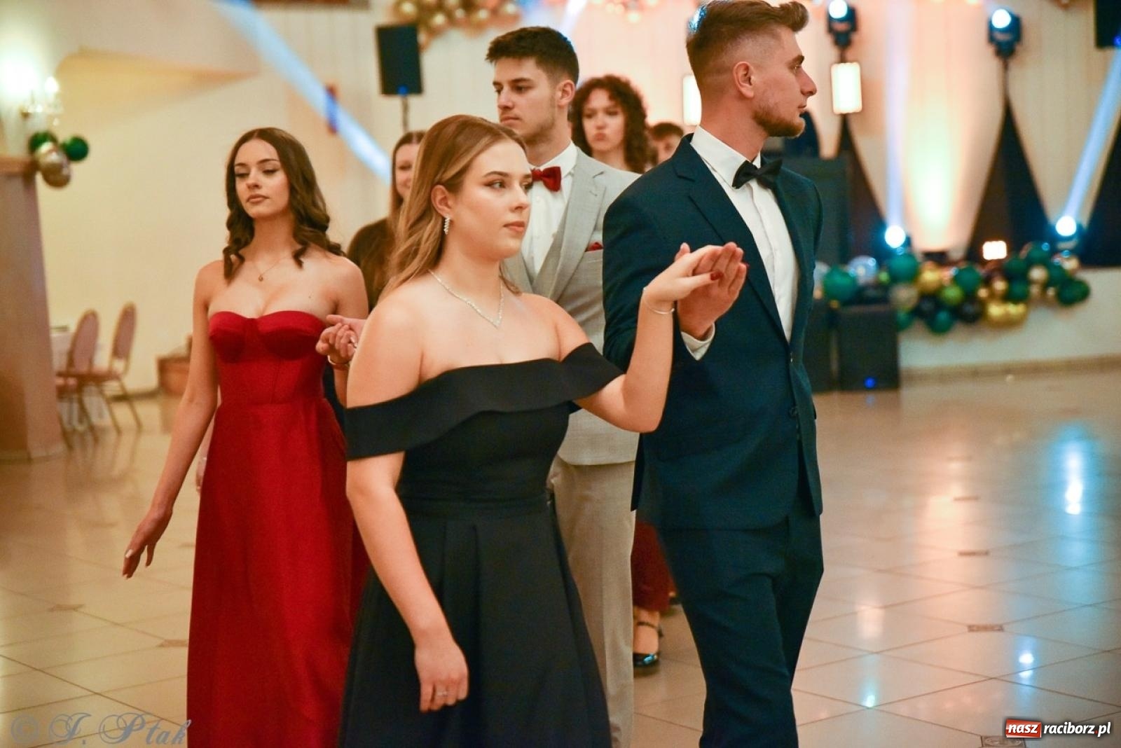 Zdjęcie w galerii na portalu naszraciborz.pl: Studniówka I LO i Liceum Sztuk Plastycznych na bis! wiadomości z regionu