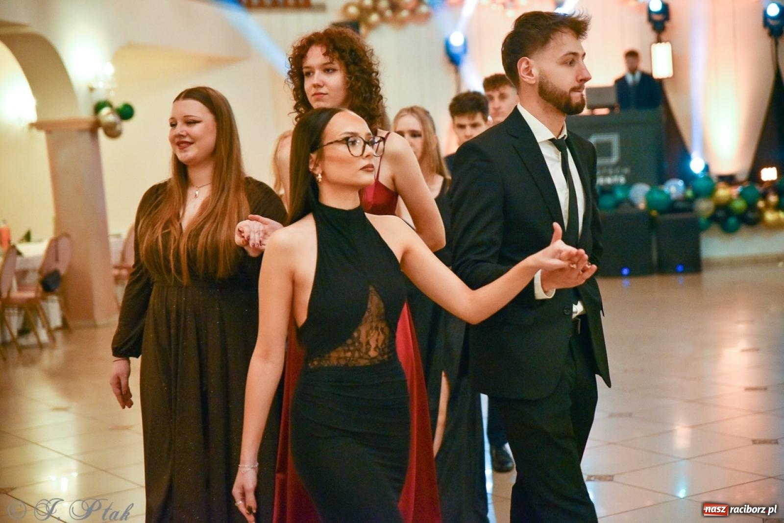 Zdjęcie w galerii na portalu naszraciborz.pl: Studniówka I LO i Liceum Sztuk Plastycznych na bis! wiadomości z regionu