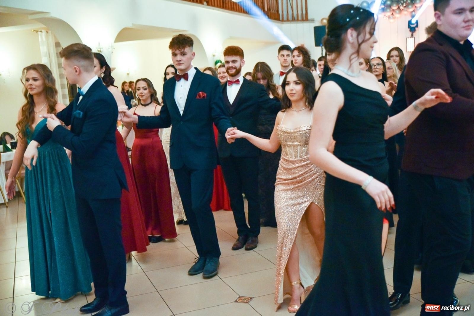 Zdjęcie w galerii na portalu naszraciborz.pl: Studniówka I LO i Liceum Sztuk Plastycznych na bis! wiadomości z regionu