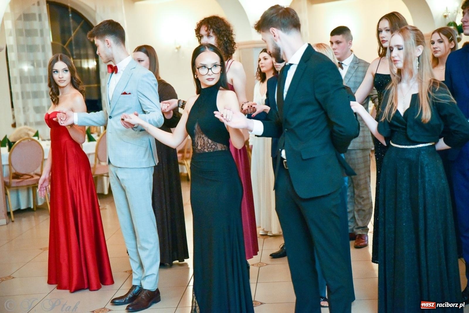 Zdjęcie w galerii na portalu naszraciborz.pl: Studniówka I LO i Liceum Sztuk Plastycznych na bis! wiadomości z regionu