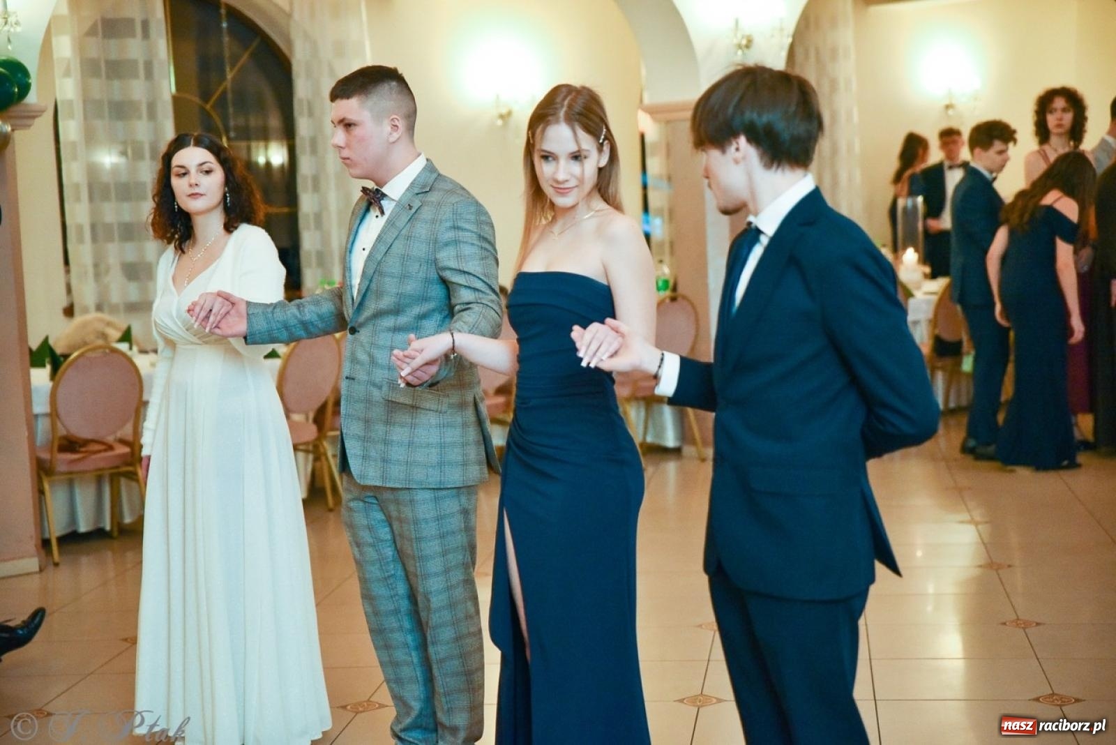 Zdjęcie w galerii na portalu naszraciborz.pl: Studniówka I LO i Liceum Sztuk Plastycznych na bis! wiadomości z regionu