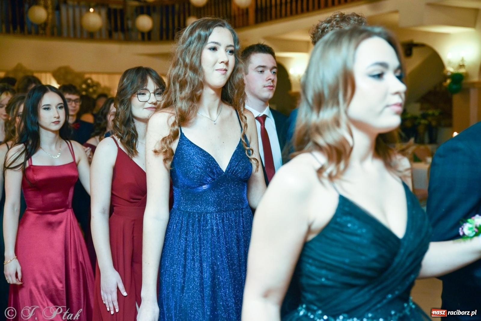 Zdjęcie w galerii na portalu naszraciborz.pl: Studniówka I LO i Liceum Sztuk Plastycznych na bis! wiadomości z regionu