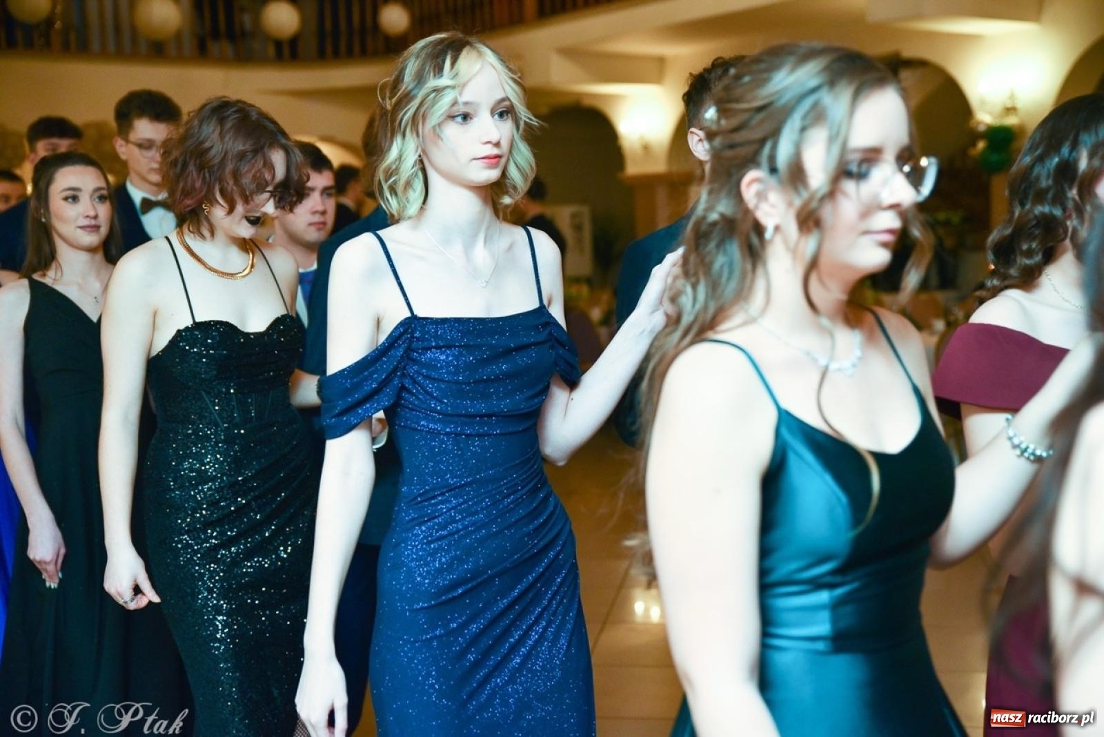 Zdjęcie w galerii na portalu naszraciborz.pl: Studniówka I LO i Liceum Sztuk Plastycznych na bis! wiadomości z regionu