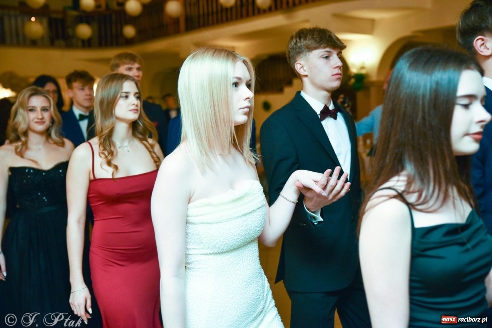 Zdjęcie w galerii na portalu naszraciborz.pl: Studniówka I LO i Liceum Sztuk Plastycznych na bis! wiadomości z regionu