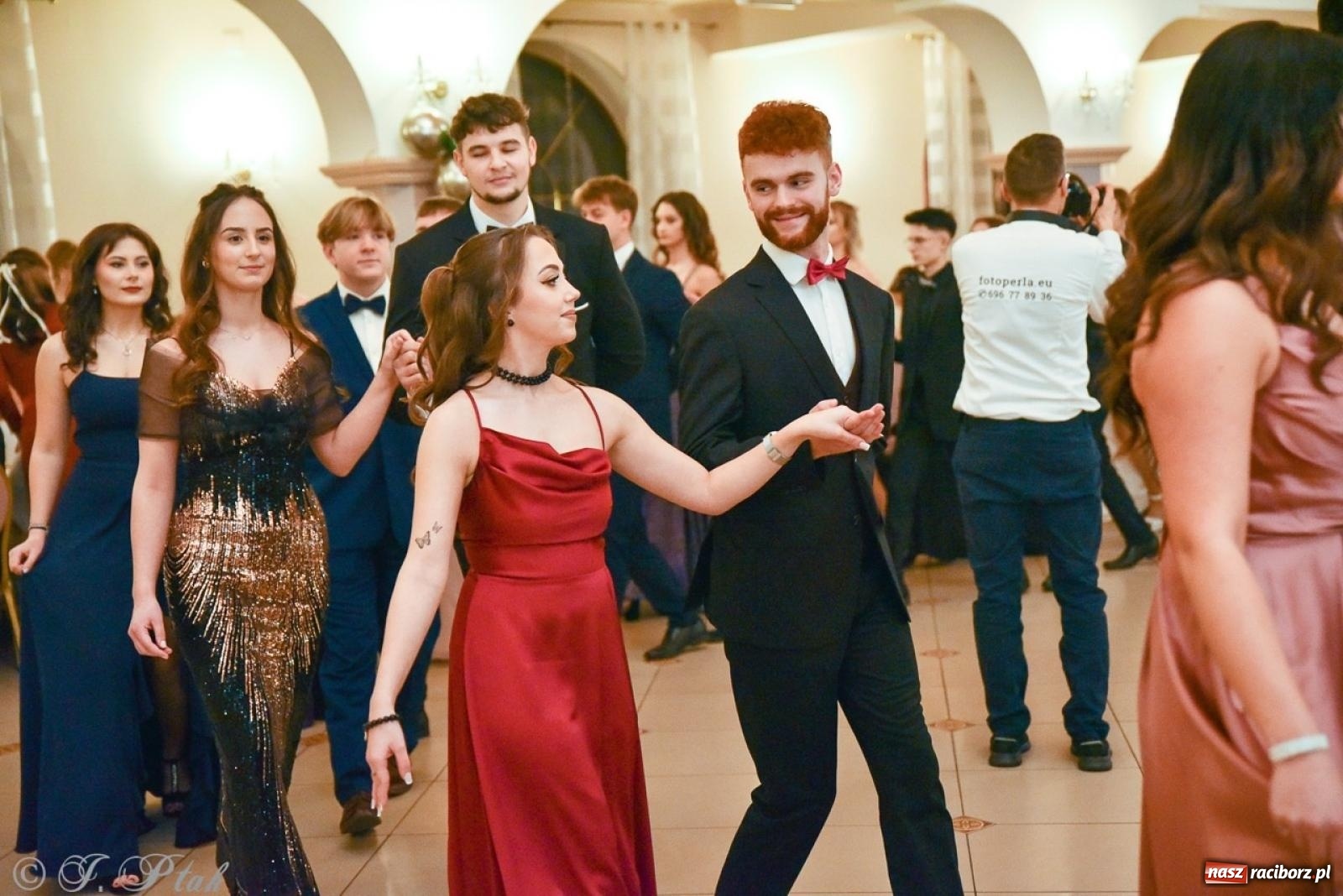 Zdjęcie w galerii na portalu naszraciborz.pl: Studniówka I LO i Liceum Sztuk Plastycznych na bis! wiadomości z regionu