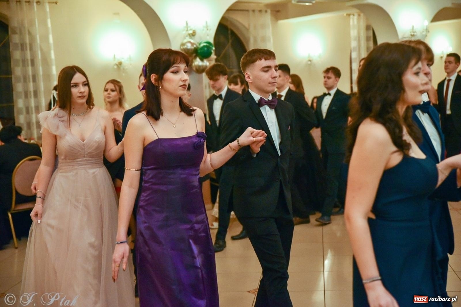 Zdjęcie w galerii na portalu naszraciborz.pl: Studniówka I LO i Liceum Sztuk Plastycznych na bis! wiadomości z regionu