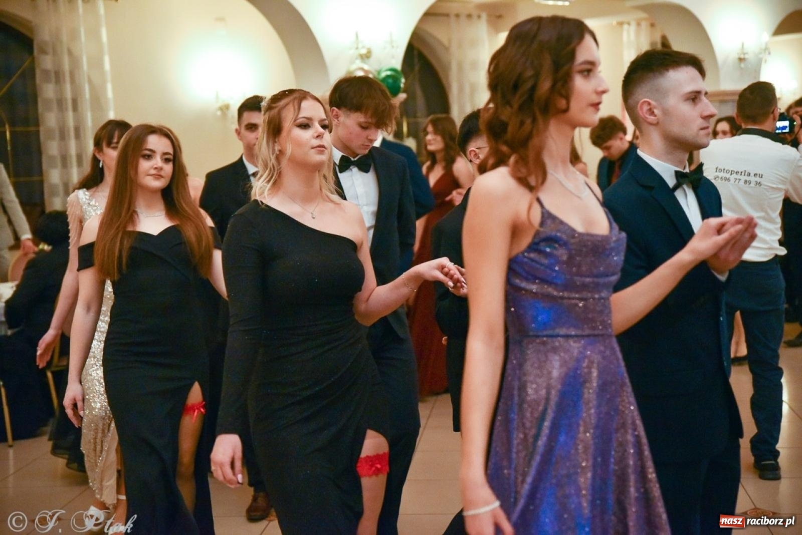 Zdjęcie w galerii na portalu naszraciborz.pl: Studniówka I LO i Liceum Sztuk Plastycznych na bis! wiadomości z regionu