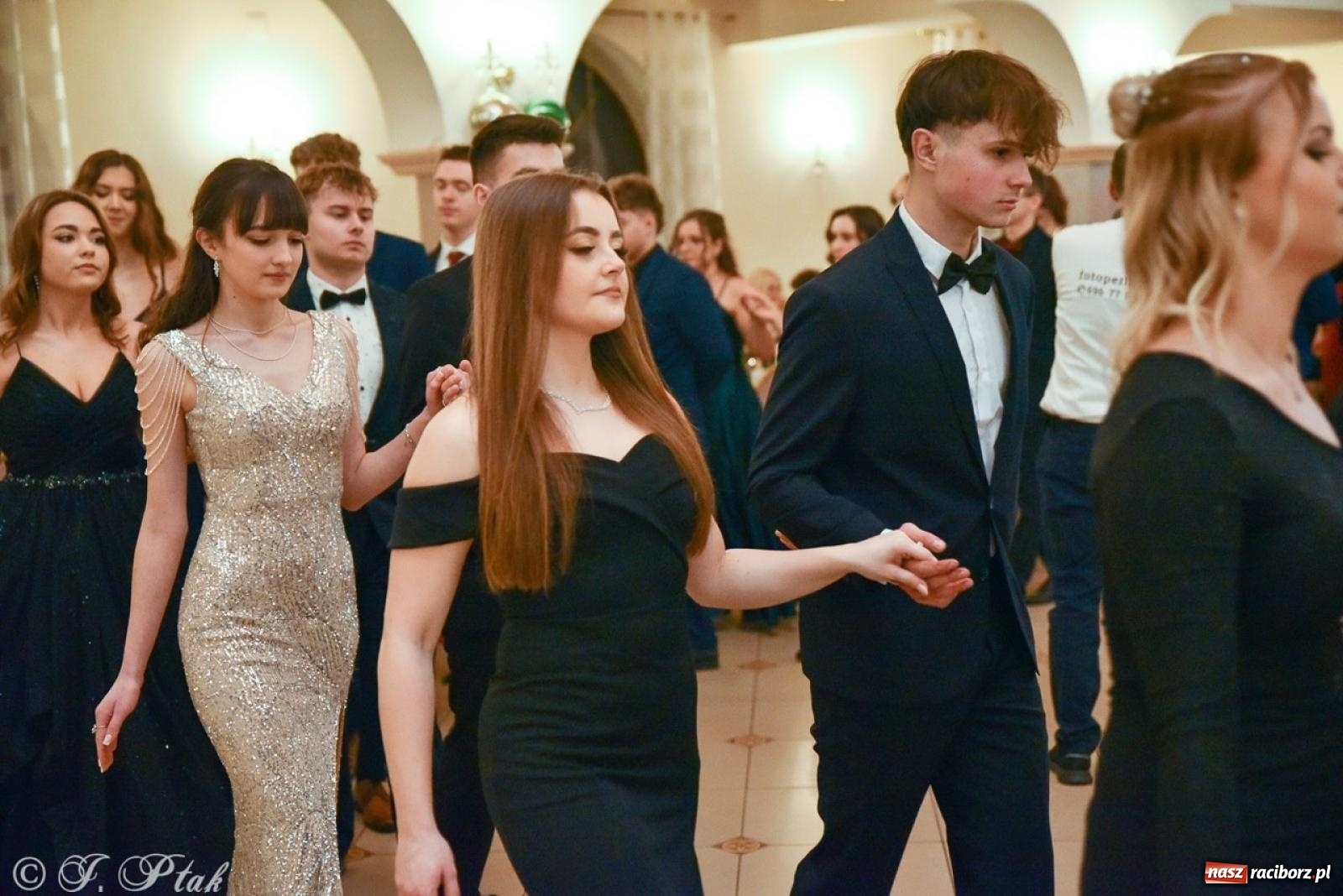 Zdjęcie w galerii na portalu naszraciborz.pl: Studniówka I LO i Liceum Sztuk Plastycznych na bis! wiadomości z regionu