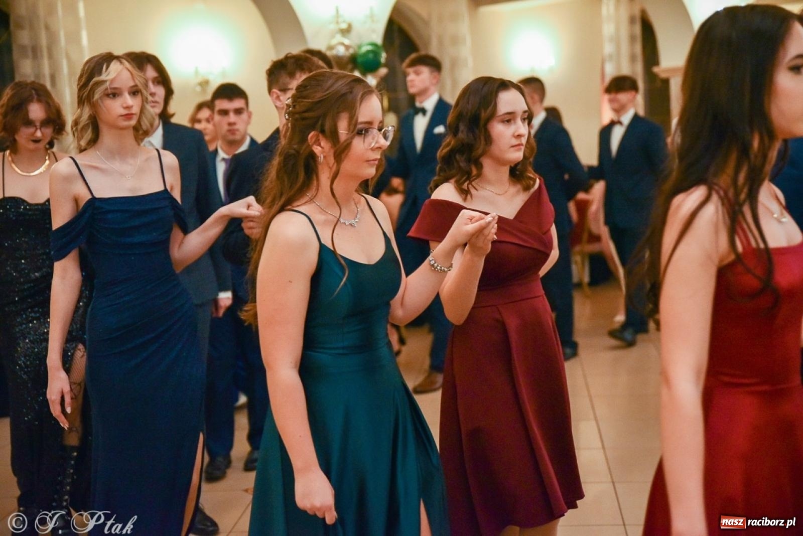 Zdjęcie w galerii na portalu naszraciborz.pl: Studniówka I LO i Liceum Sztuk Plastycznych na bis! wiadomości z regionu