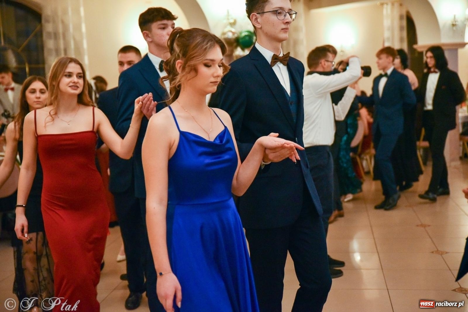 Zdjęcie w galerii na portalu naszraciborz.pl: Studniówka I LO i Liceum Sztuk Plastycznych na bis! wiadomości z regionu