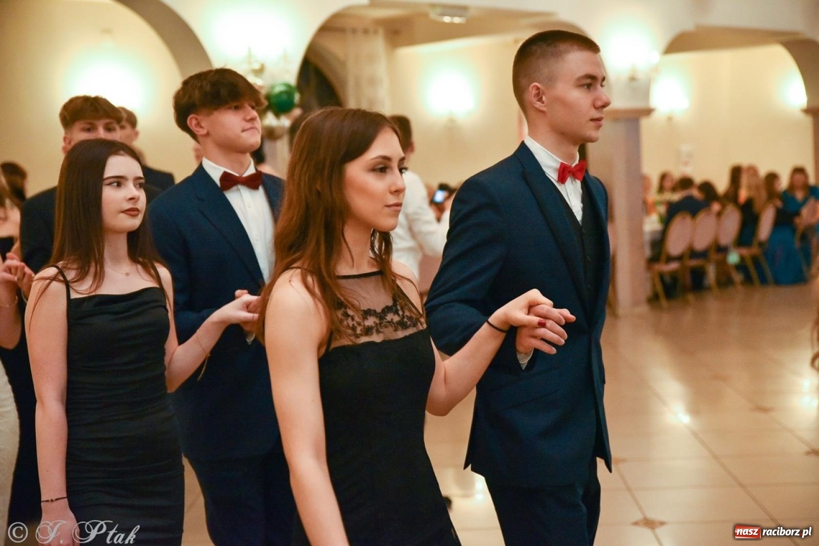 Zdjęcie w galerii na portalu naszraciborz.pl: Studniówka I LO i Liceum Sztuk Plastycznych na bis! wiadomości z regionu