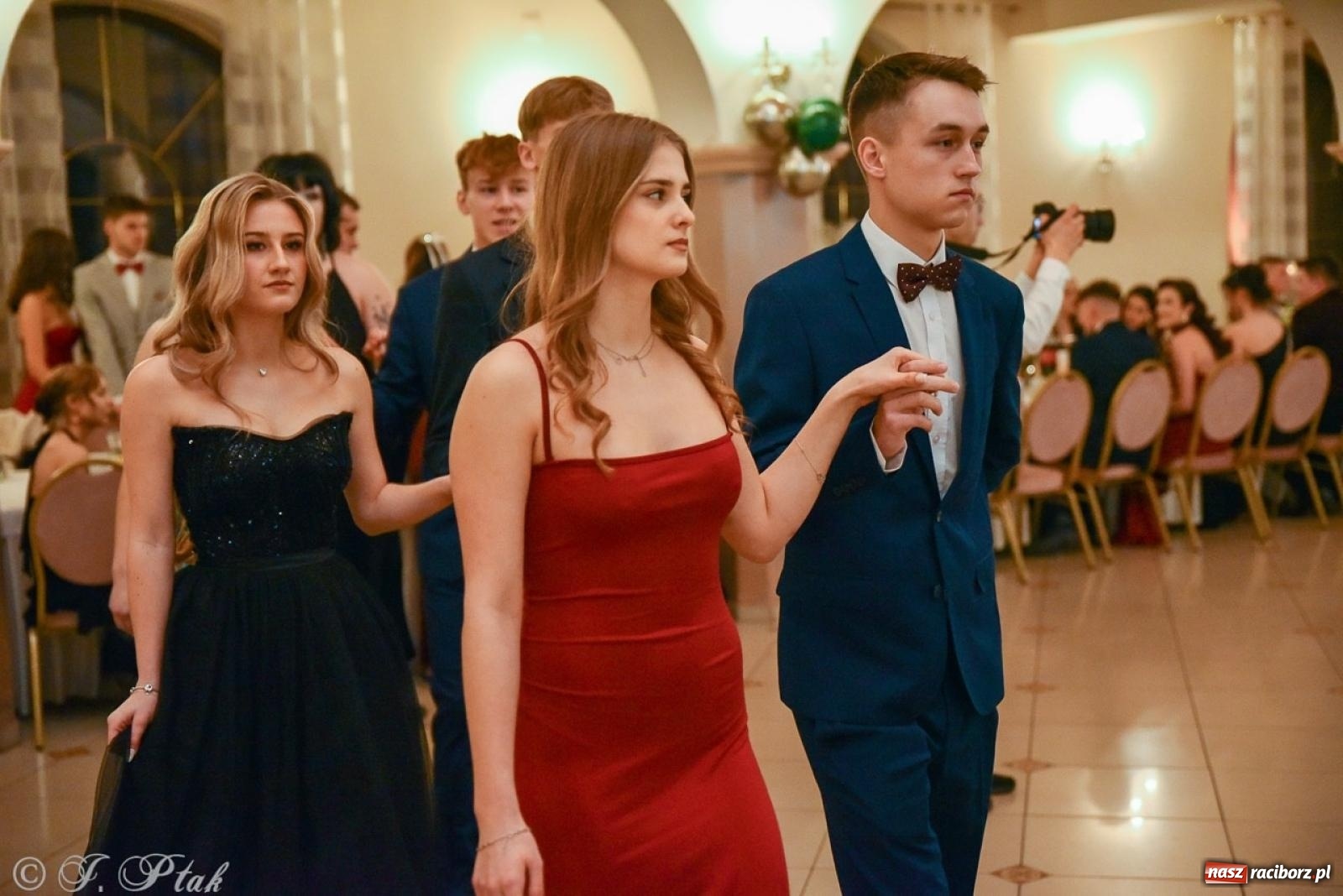 Zdjęcie w galerii na portalu naszraciborz.pl: Studniówka I LO i Liceum Sztuk Plastycznych na bis! wiadomości z regionu