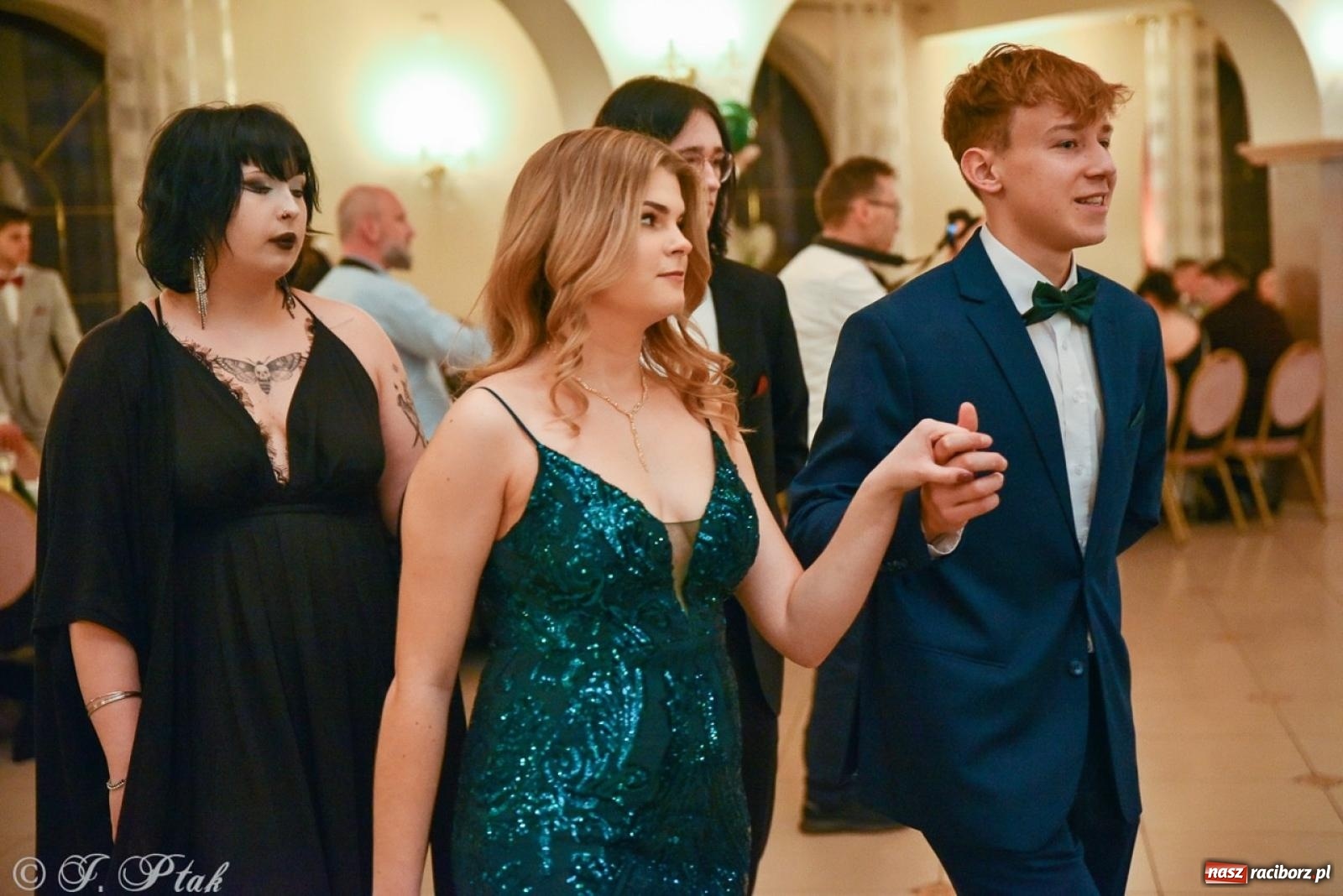 Zdjęcie w galerii na portalu naszraciborz.pl: Studniówka I LO i Liceum Sztuk Plastycznych na bis! wiadomości z regionu