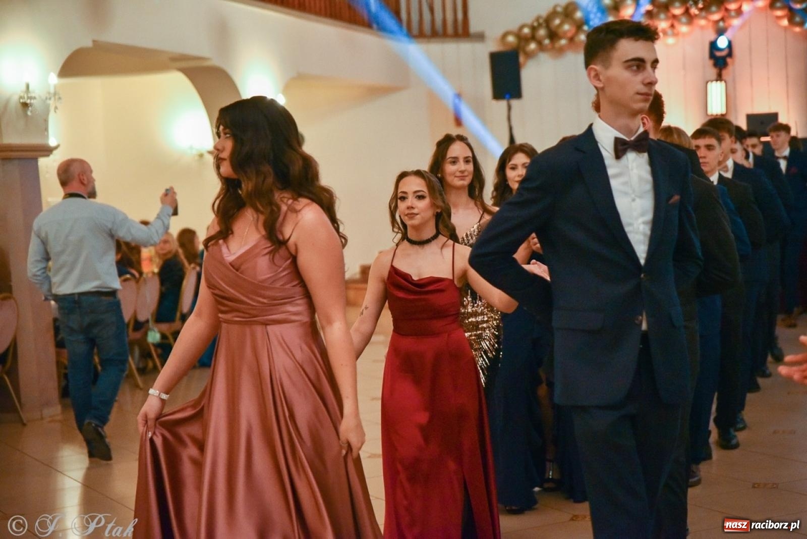 Zdjęcie w galerii na portalu naszraciborz.pl: Studniówka I LO i Liceum Sztuk Plastycznych na bis! wiadomości z regionu