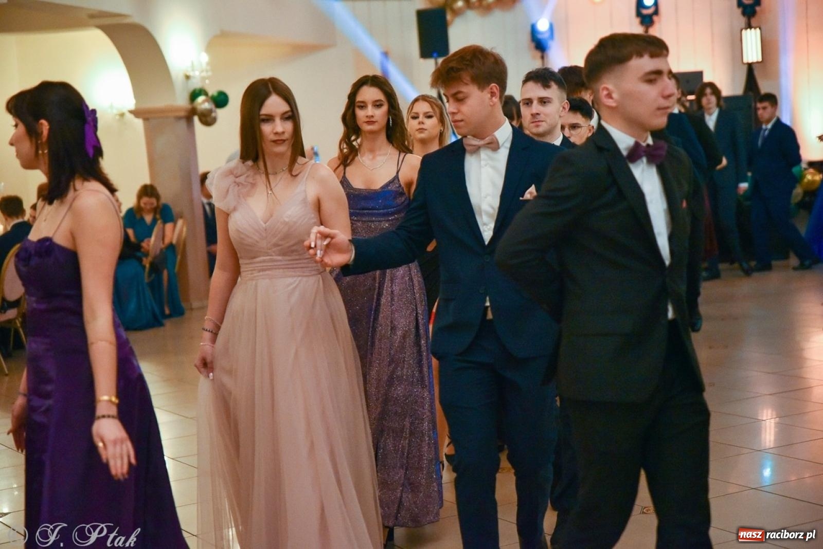 Zdjęcie w galerii na portalu naszraciborz.pl: Studniówka I LO i Liceum Sztuk Plastycznych na bis! wiadomości z regionu