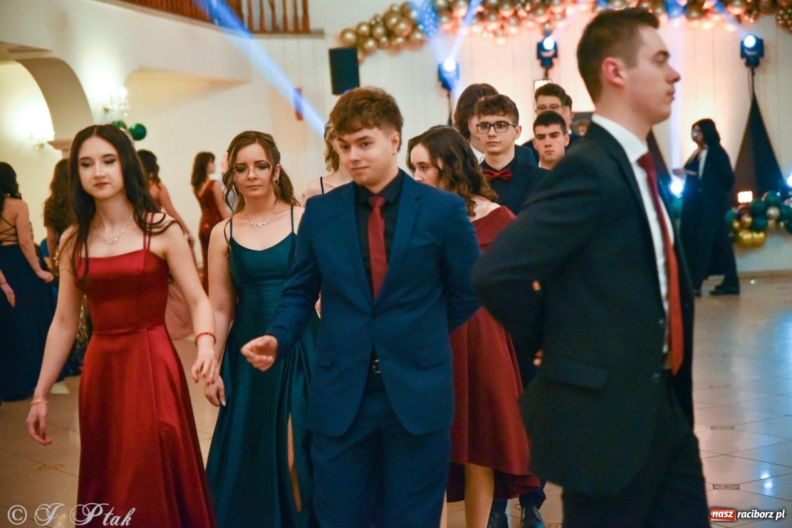 Zdjęcie w galerii na portalu naszraciborz.pl: Studniówka I LO i Liceum Sztuk Plastycznych na bis! wiadomości z regionu