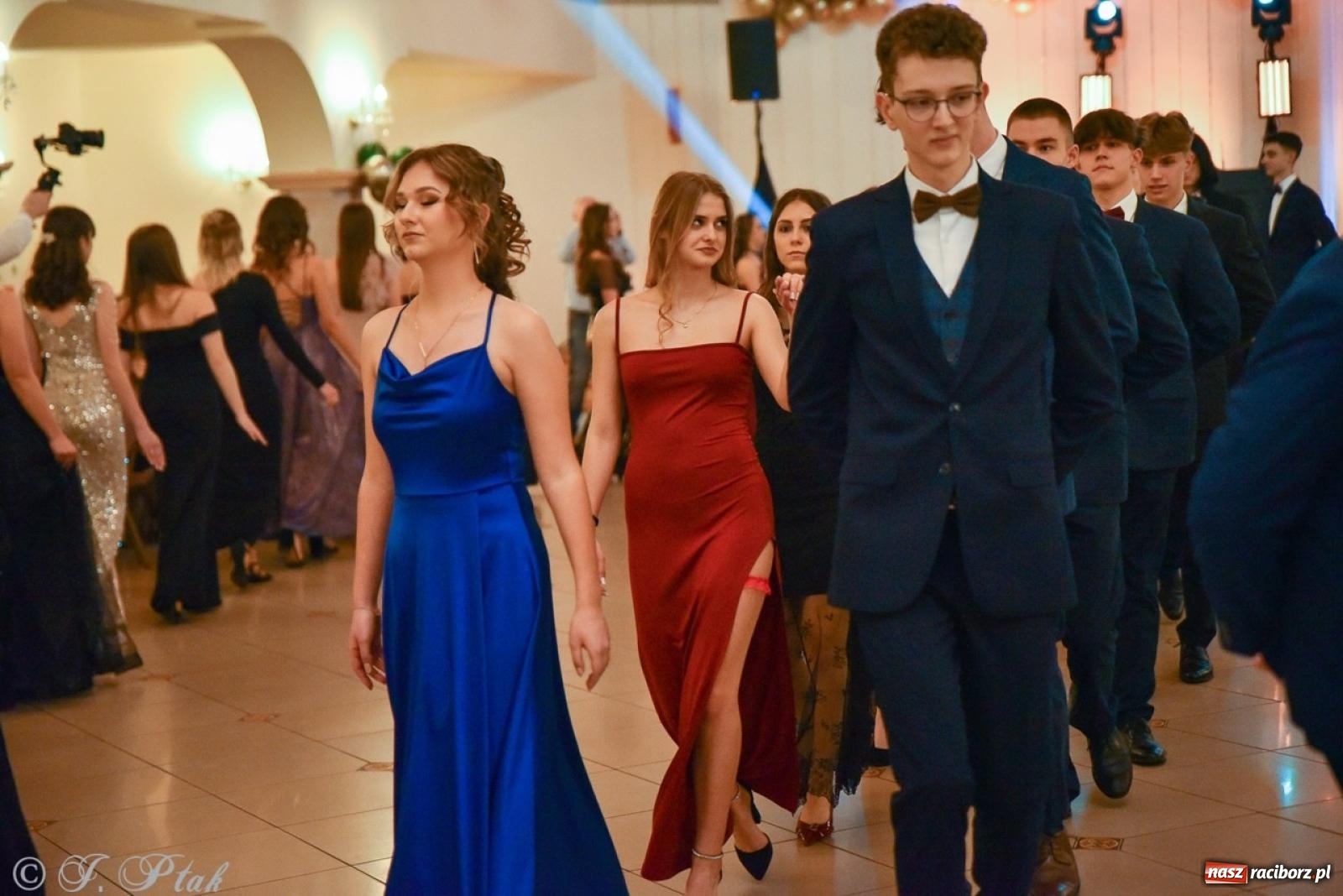 Zdjęcie w galerii na portalu naszraciborz.pl: Studniówka I LO i Liceum Sztuk Plastycznych na bis! wiadomości z regionu