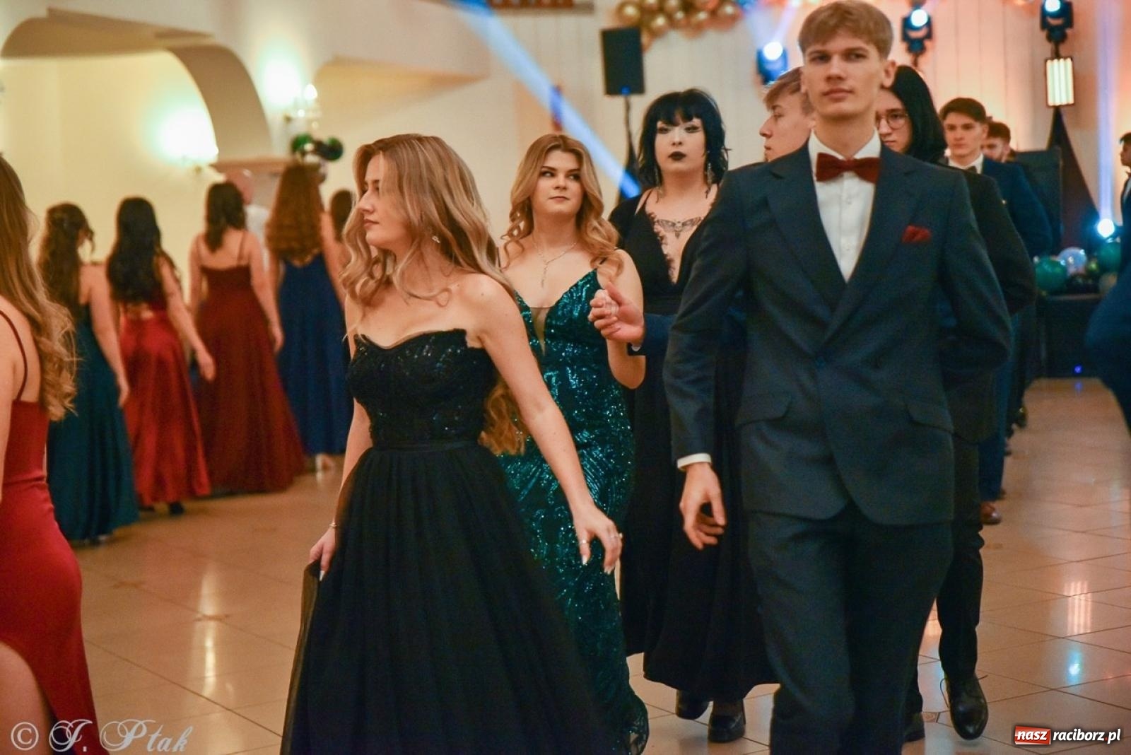 Zdjęcie w galerii na portalu naszraciborz.pl: Studniówka I LO i Liceum Sztuk Plastycznych na bis! wiadomości z regionu