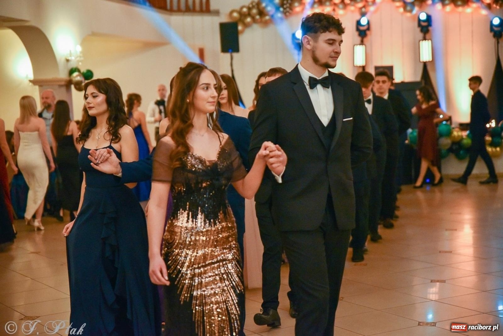 Zdjęcie w galerii na portalu naszraciborz.pl: Studniówka I LO i Liceum Sztuk Plastycznych na bis! wiadomości z regionu