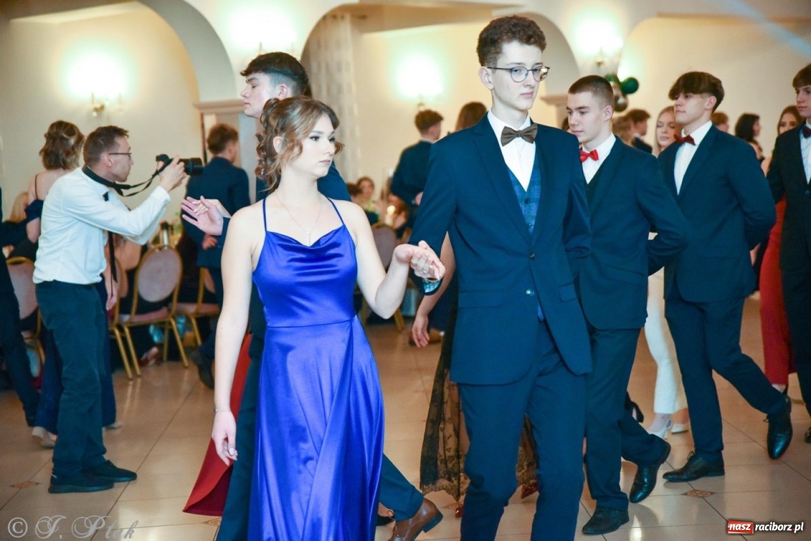 Zdjęcie w galerii na portalu naszraciborz.pl: Studniówka I LO i Liceum Sztuk Plastycznych na bis! wiadomości z regionu