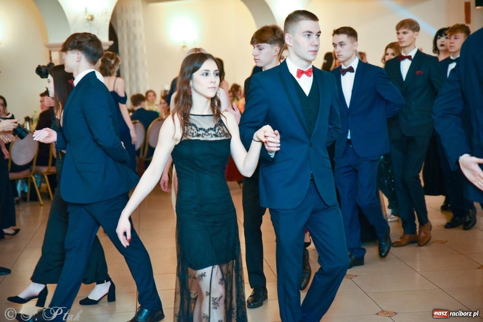 Zdjęcie w galerii na portalu naszraciborz.pl: Studniówka I LO i Liceum Sztuk Plastycznych na bis! wiadomości z regionu