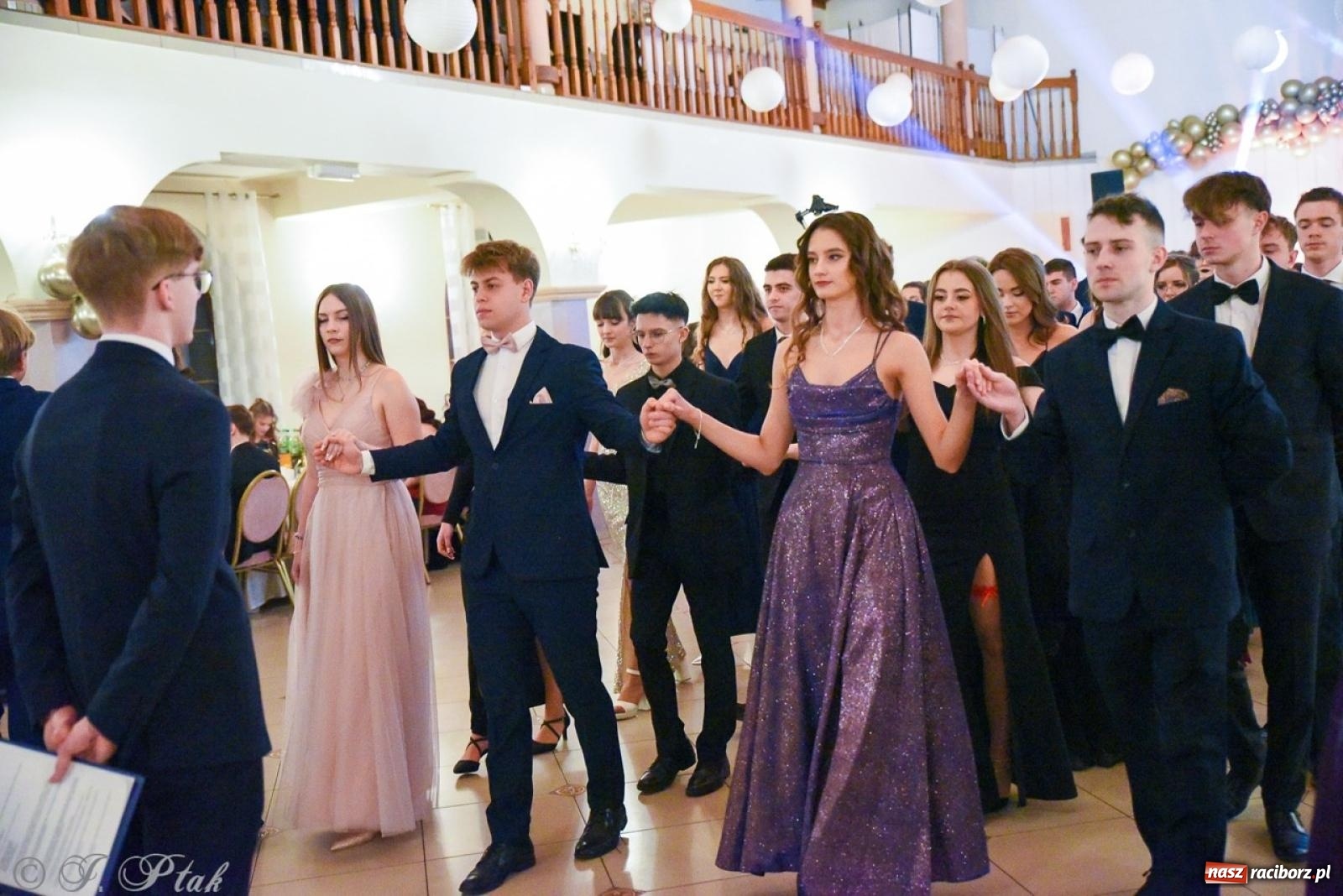 Zdjęcie w galerii na portalu naszraciborz.pl: Studniówka I LO i Liceum Sztuk Plastycznych na bis! wiadomości z regionu