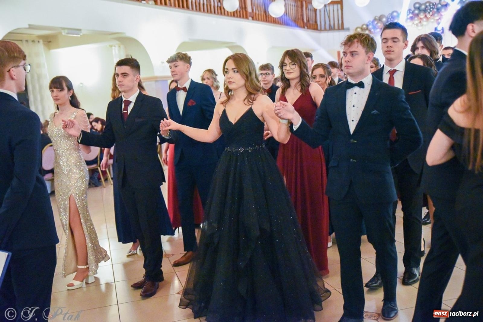 Zdjęcie w galerii na portalu naszraciborz.pl: Studniówka I LO i Liceum Sztuk Plastycznych na bis! wiadomości z regionu