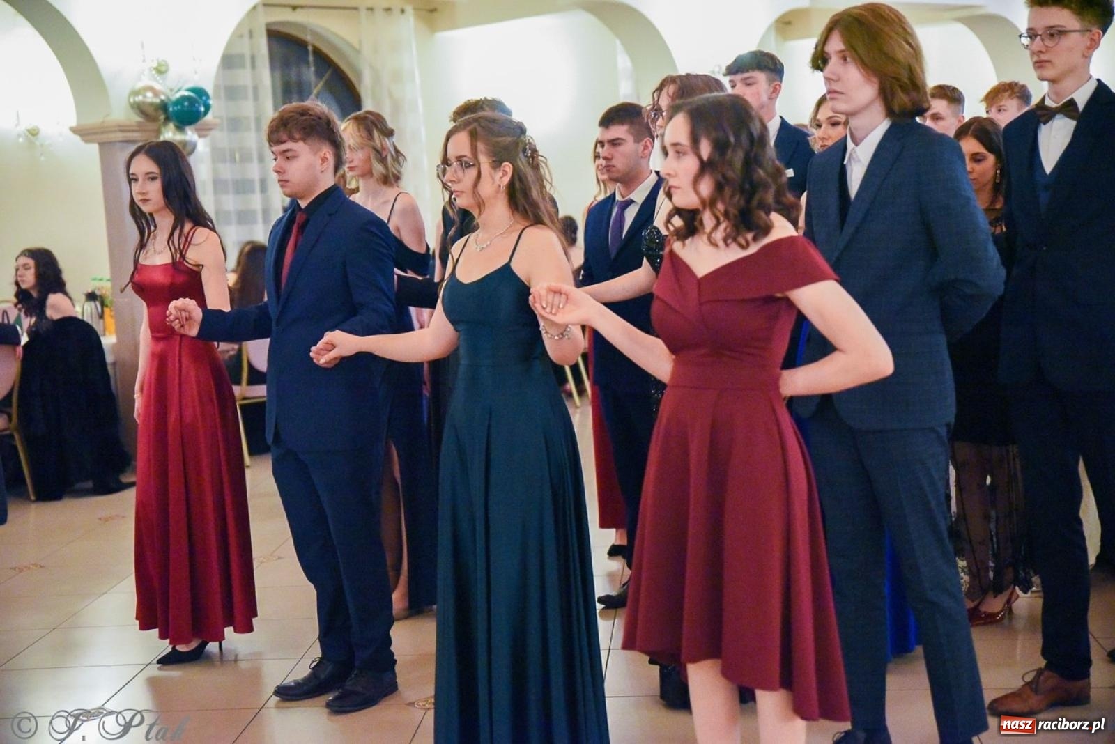 Zdjęcie w galerii na portalu naszraciborz.pl: Studniówka I LO i Liceum Sztuk Plastycznych na bis! wiadomości z regionu