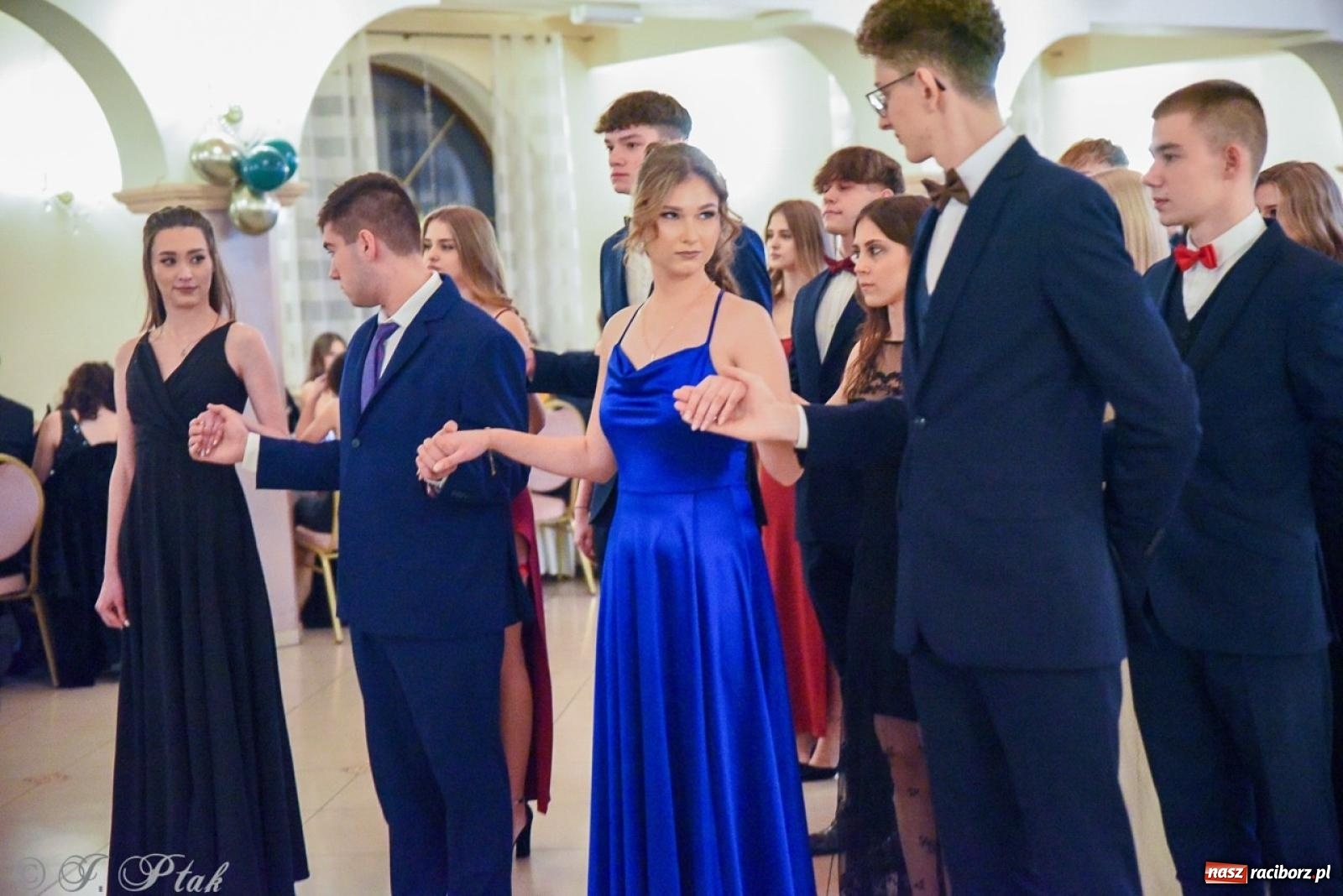 Zdjęcie w galerii na portalu naszraciborz.pl: Studniówka I LO i Liceum Sztuk Plastycznych na bis! wiadomości z regionu