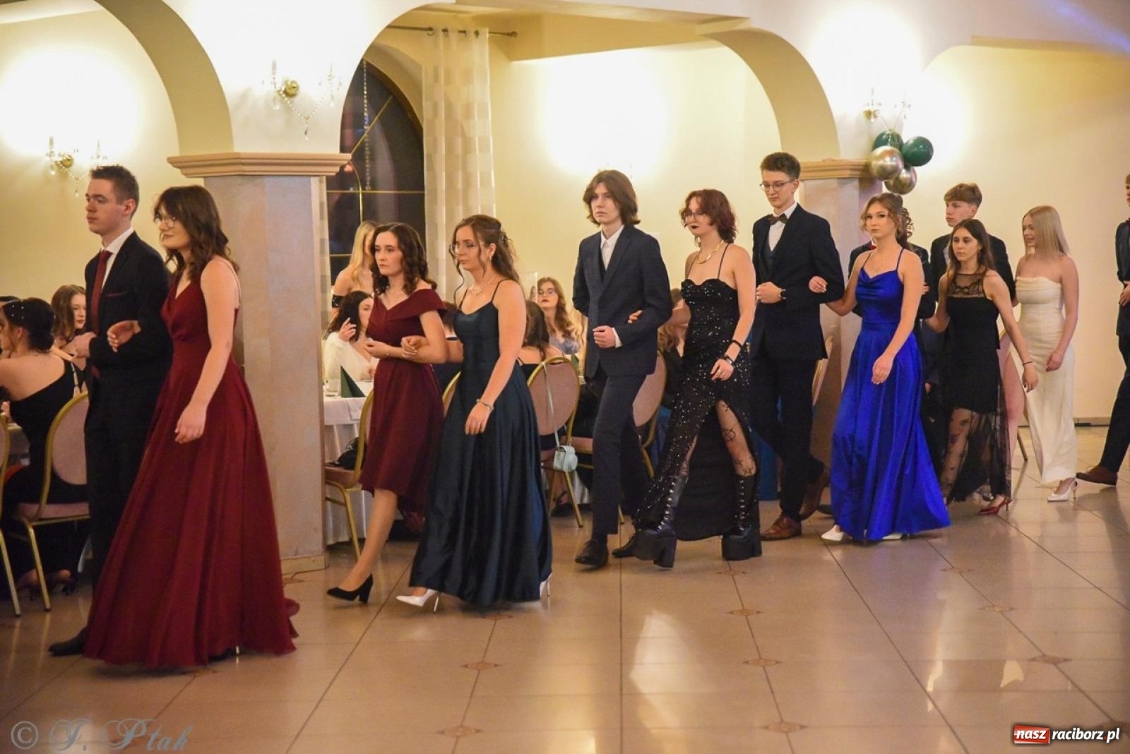 Zdjęcie w galerii na portalu naszraciborz.pl: Studniówka I LO i Liceum Sztuk Plastycznych na bis! wiadomości z regionu