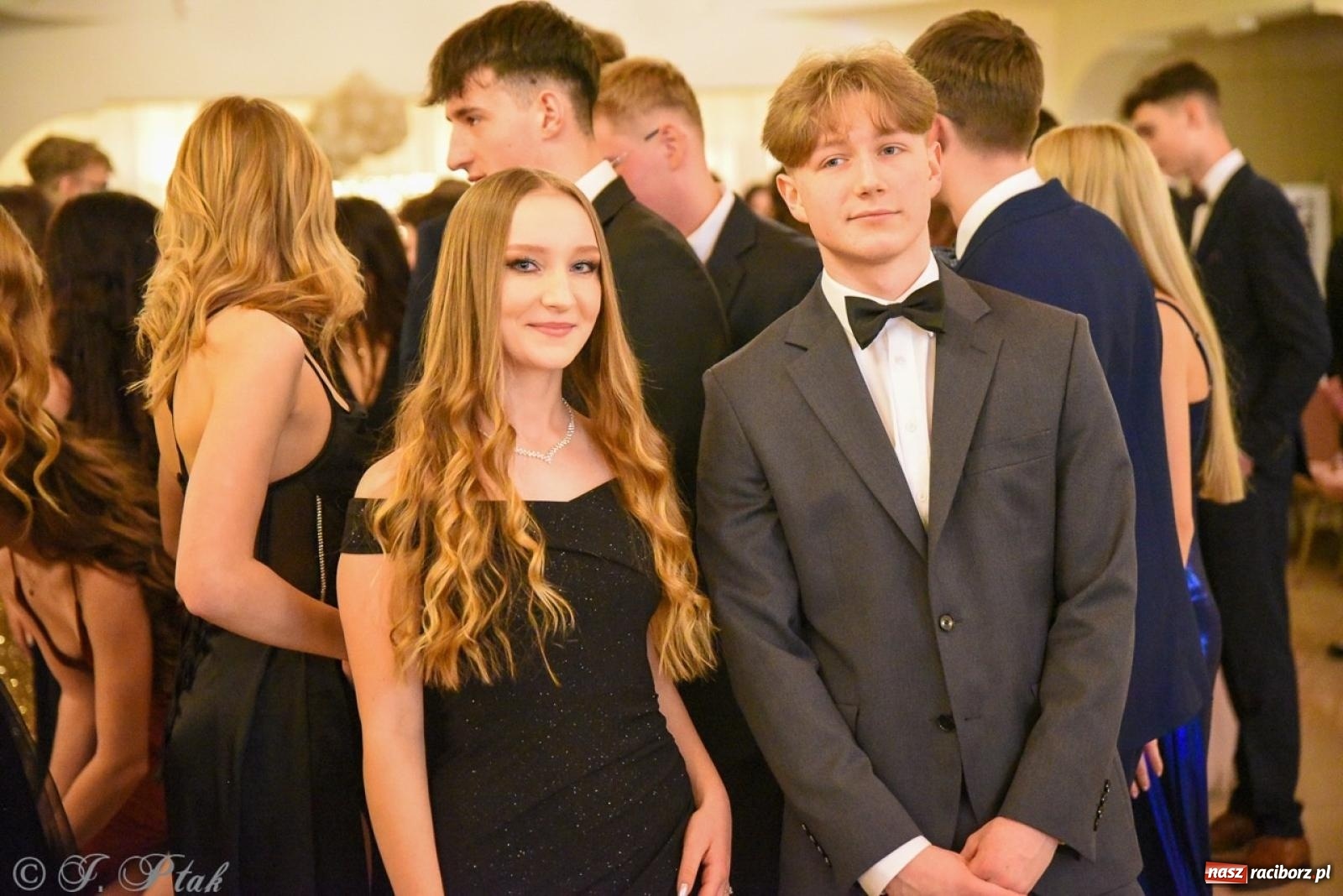 Zdjęcie w galerii na portalu naszraciborz.pl: Studniówka I LO i Liceum Sztuk Plastycznych na bis! wiadomości z regionu