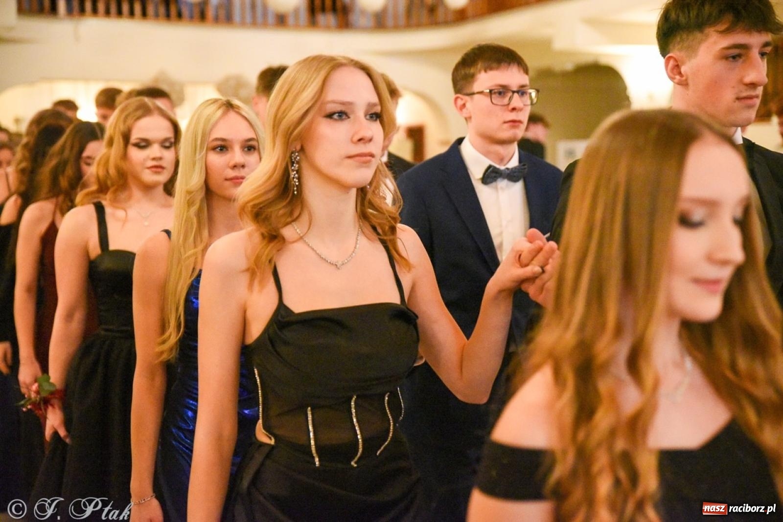 Zdjęcie w galerii na portalu naszraciborz.pl: Studniówka I LO i Liceum Sztuk Plastycznych na bis! wiadomości z regionu