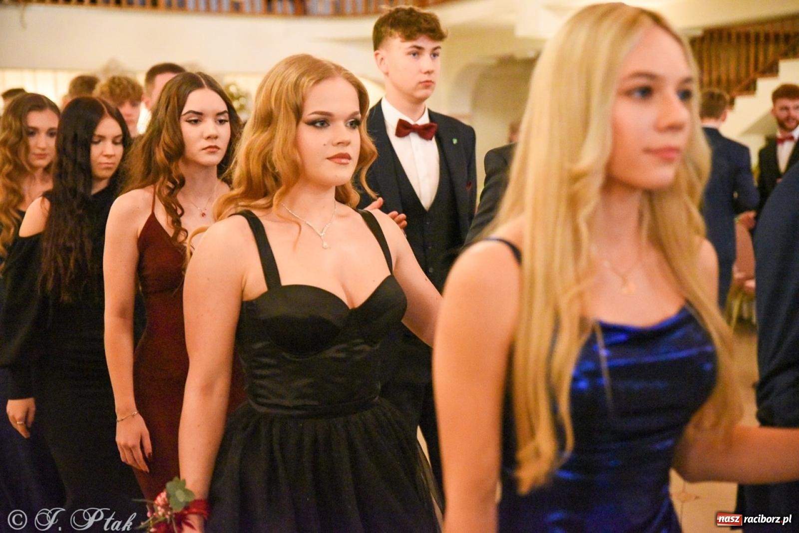 Zdjęcie w galerii na portalu naszraciborz.pl: Studniówka I LO i Liceum Sztuk Plastycznych na bis! wiadomości z regionu