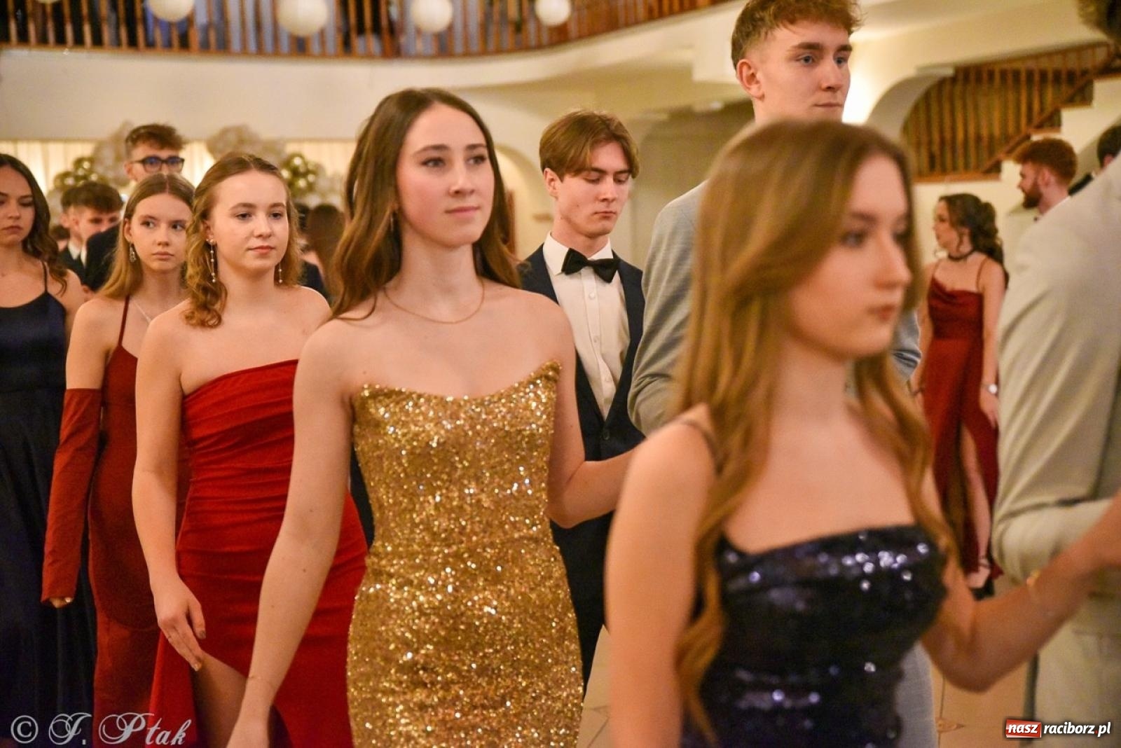 Zdjęcie w galerii na portalu naszraciborz.pl: Studniówka I LO i Liceum Sztuk Plastycznych na bis! wiadomości z regionu