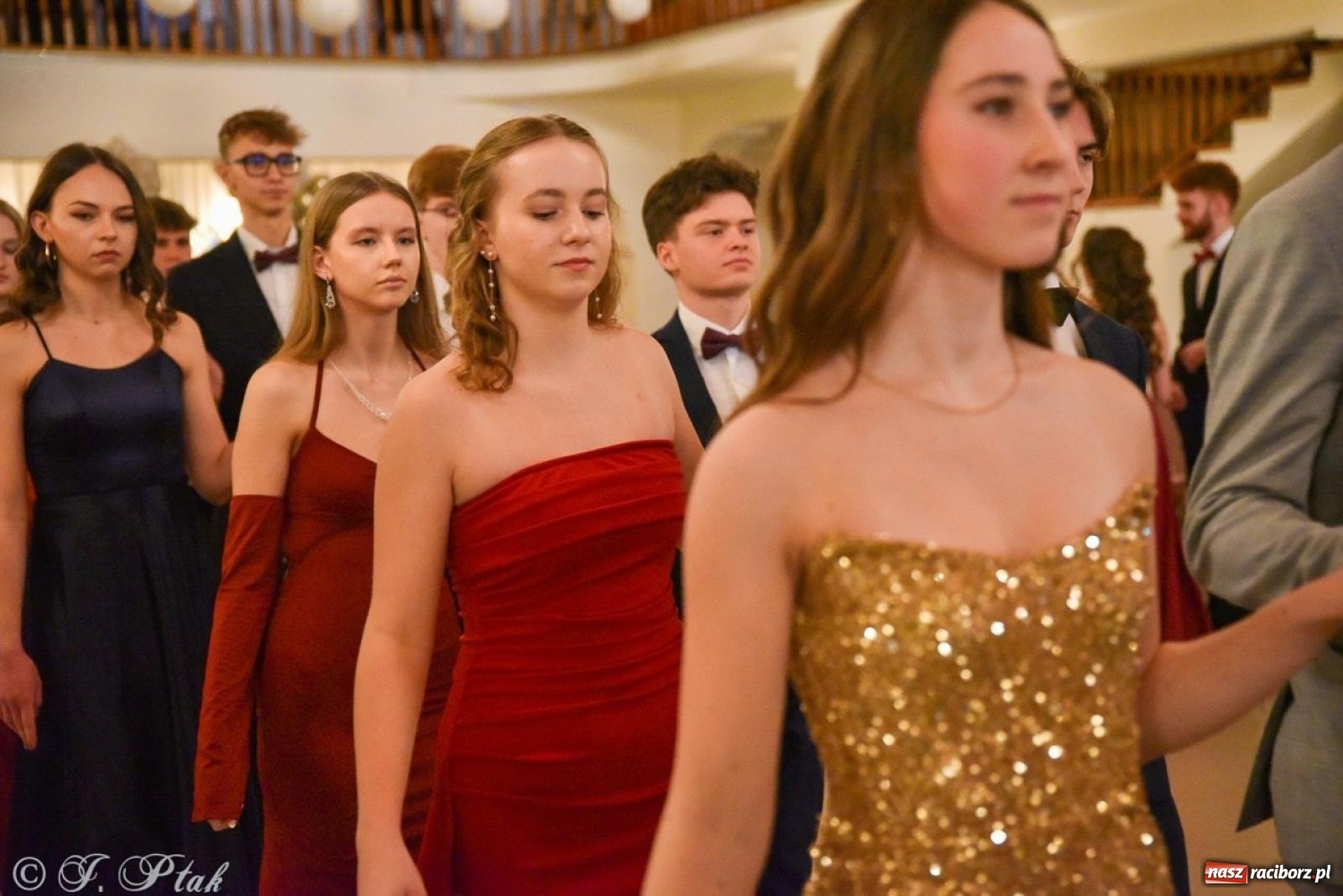 Zdjęcie w galerii na portalu naszraciborz.pl: Studniówka I LO i Liceum Sztuk Plastycznych na bis! wiadomości z regionu