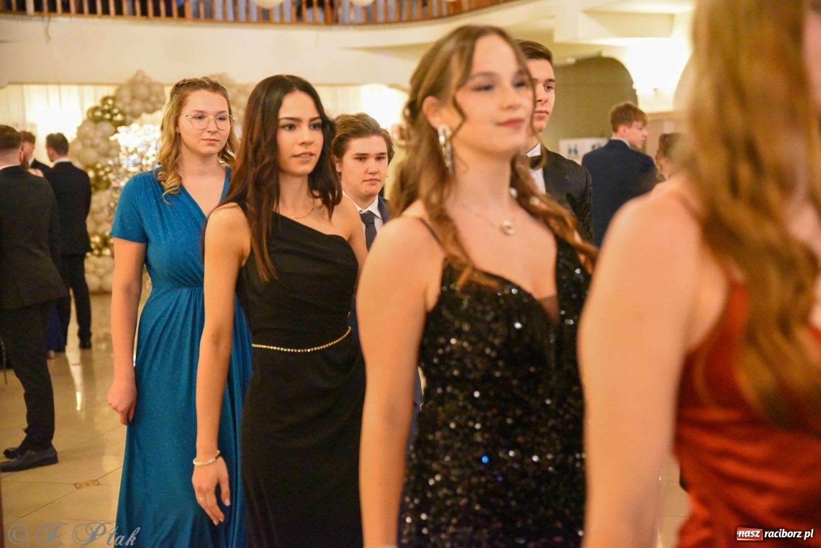 Zdjęcie w galerii na portalu naszraciborz.pl: Studniówka I LO i Liceum Sztuk Plastycznych na bis! wiadomości z regionu