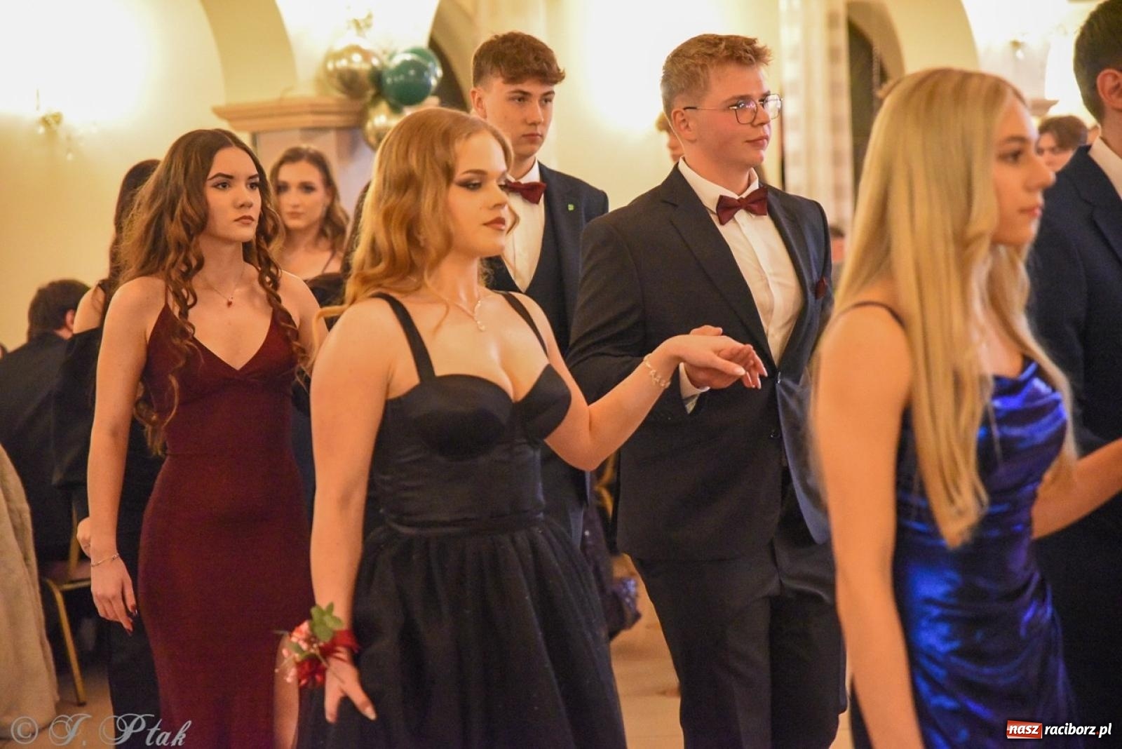 Zdjęcie w galerii na portalu naszraciborz.pl: Studniówka I LO i Liceum Sztuk Plastycznych na bis! wiadomości z regionu