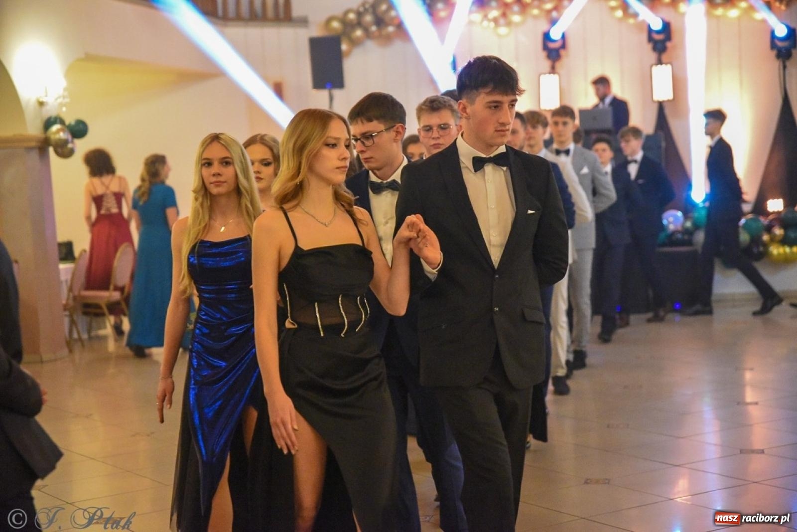 Zdjęcie w galerii na portalu naszraciborz.pl: Studniówka I LO i Liceum Sztuk Plastycznych na bis! wiadomości z regionu