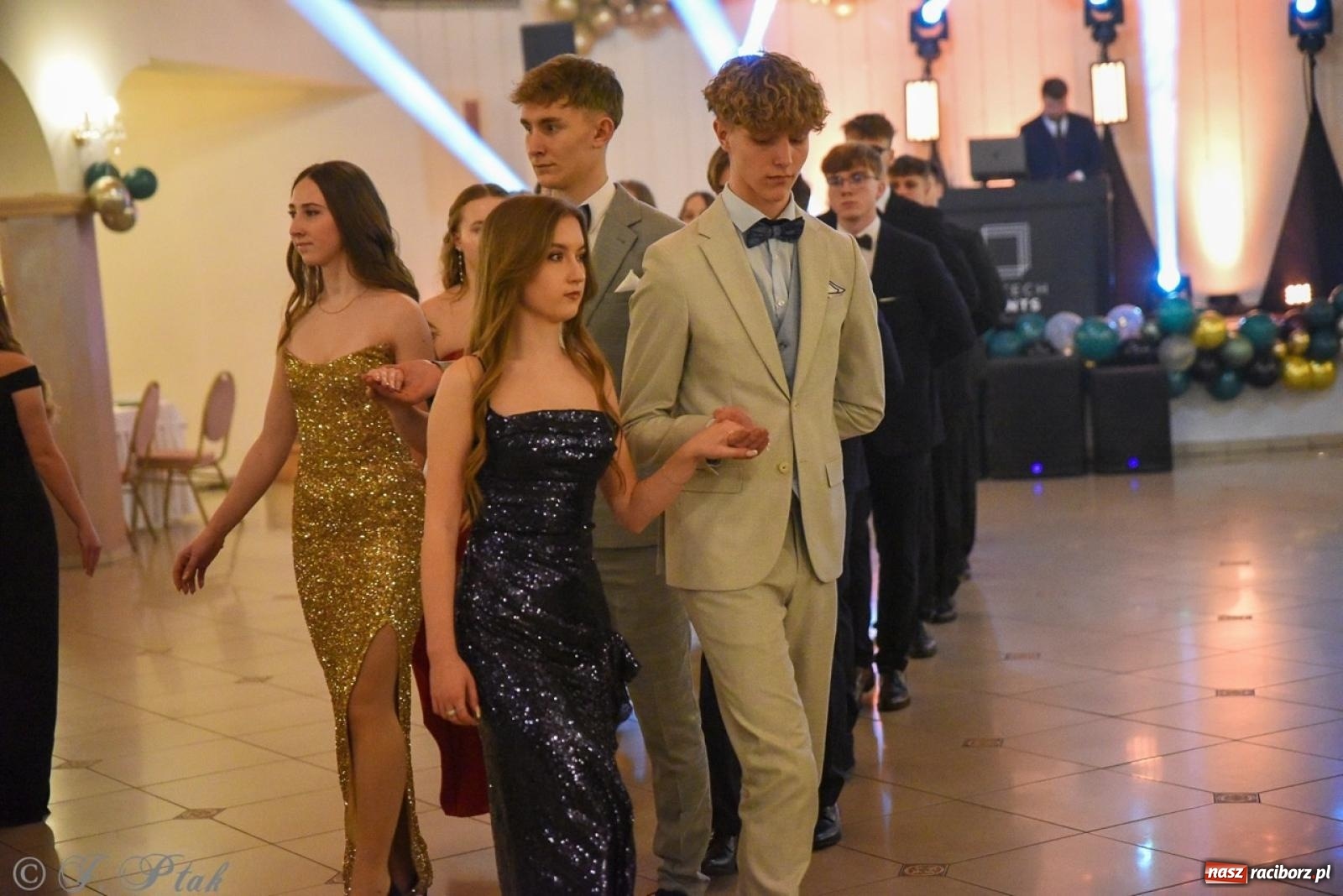 Zdjęcie w galerii na portalu naszraciborz.pl: Studniówka I LO i Liceum Sztuk Plastycznych na bis! wiadomości z regionu