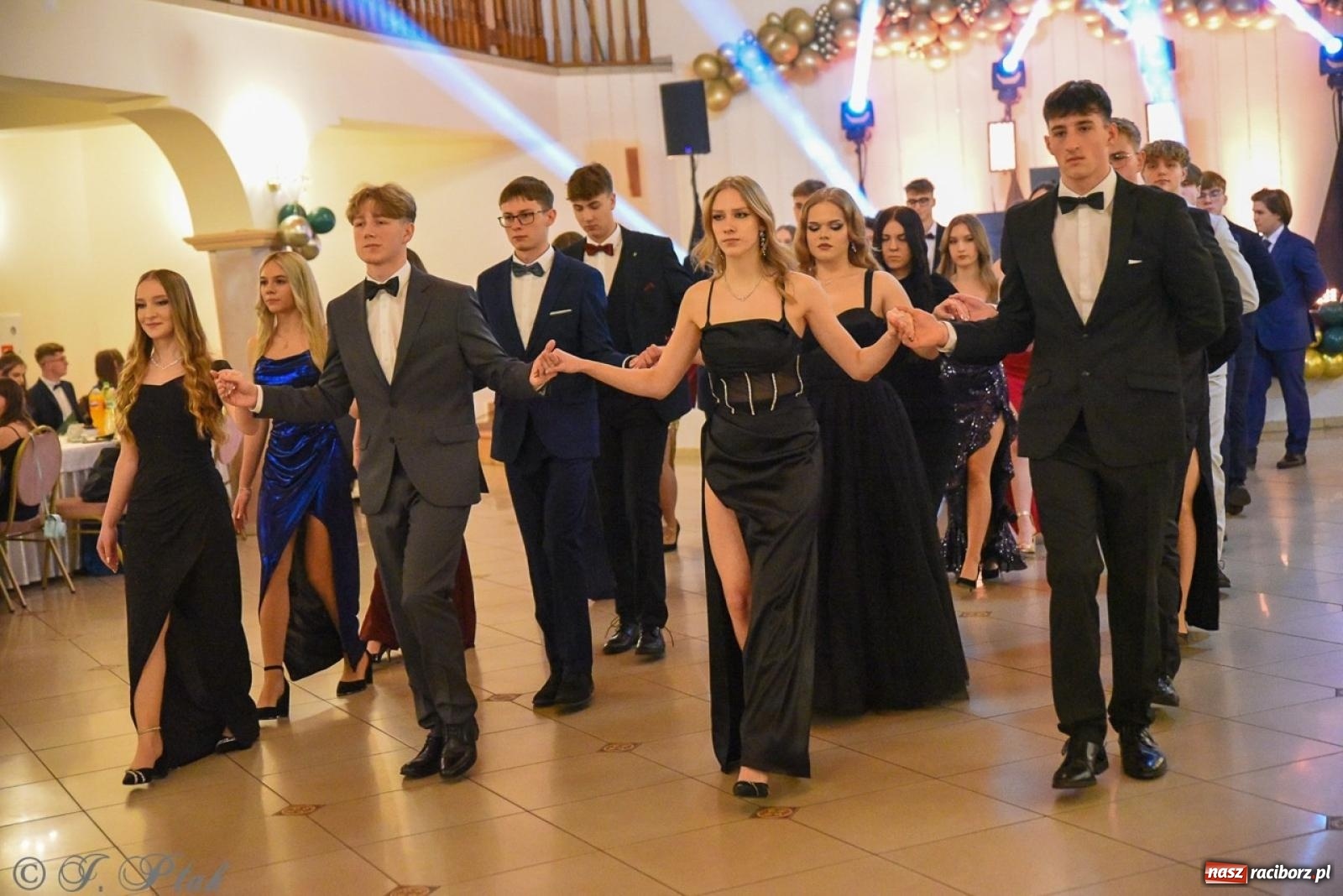 Zdjęcie w galerii na portalu naszraciborz.pl: Studniówka I LO i Liceum Sztuk Plastycznych na bis! wiadomości z regionu