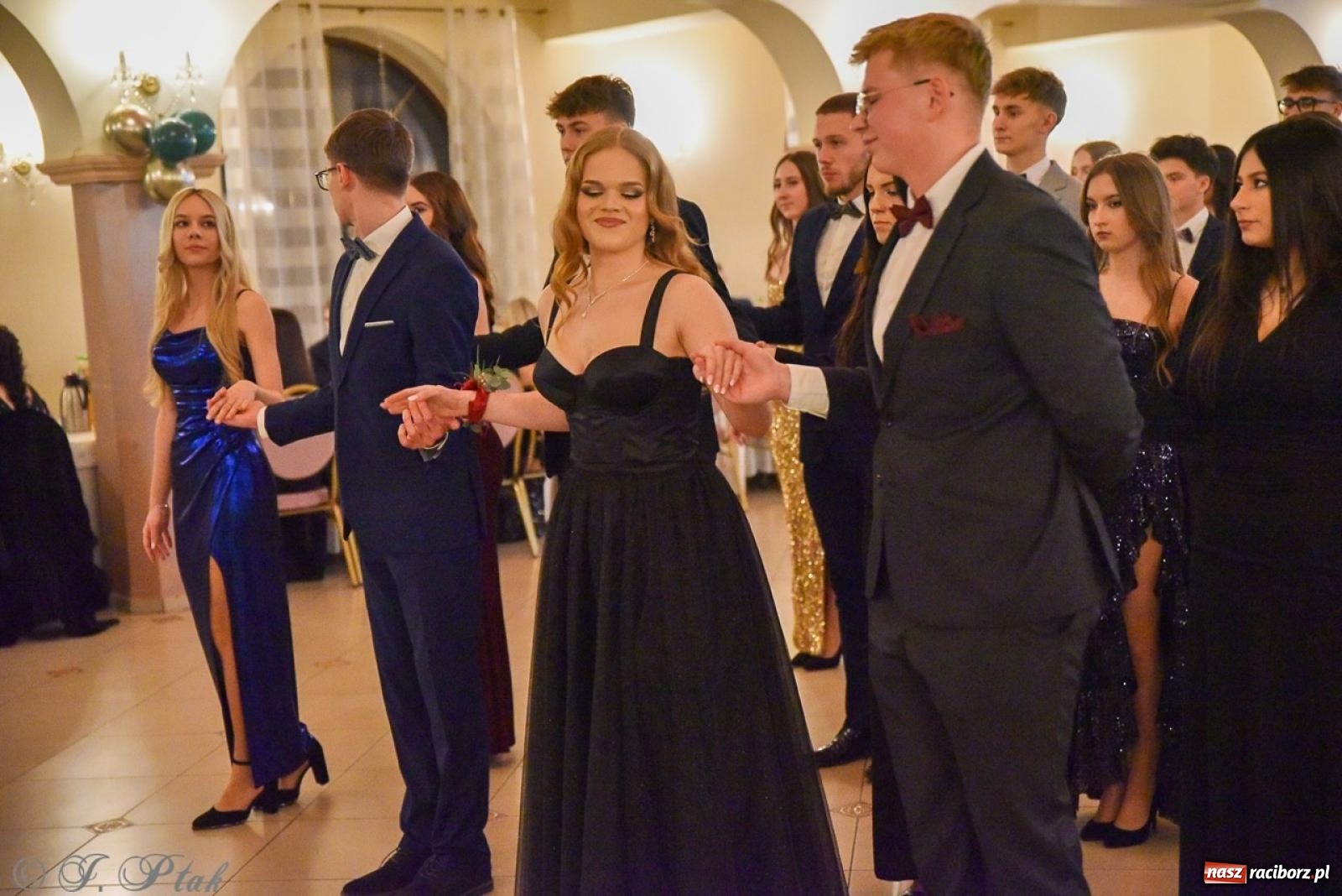 Zdjęcie w galerii na portalu naszraciborz.pl: Studniówka I LO i Liceum Sztuk Plastycznych na bis! wiadomości z regionu