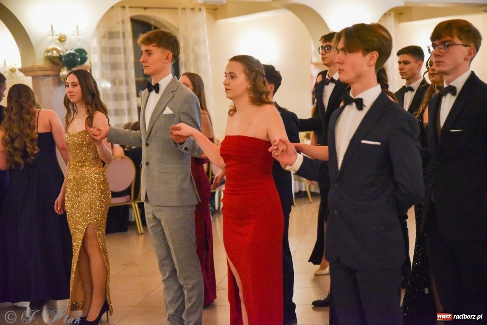 Zdjęcie w galerii na portalu naszraciborz.pl: Studniówka I LO i Liceum Sztuk Plastycznych na bis! wiadomości z regionu