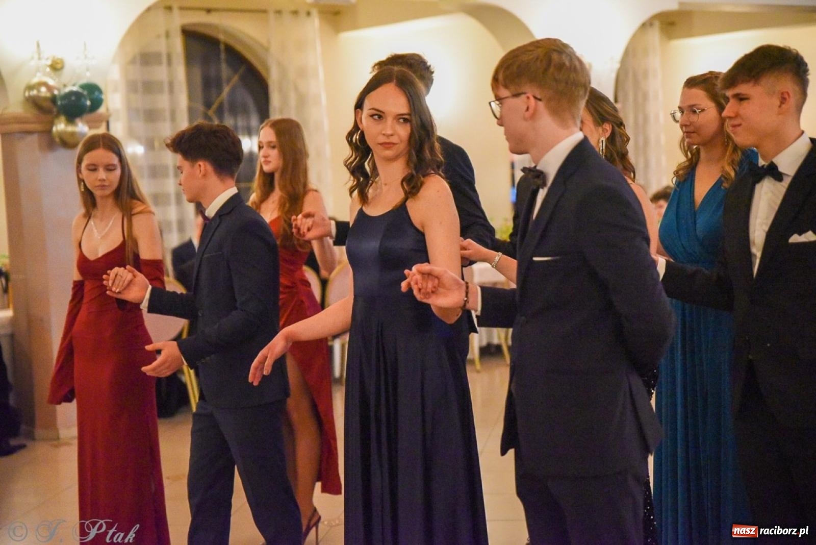 Zdjęcie w galerii na portalu naszraciborz.pl: Studniówka I LO i Liceum Sztuk Plastycznych na bis! wiadomości z regionu